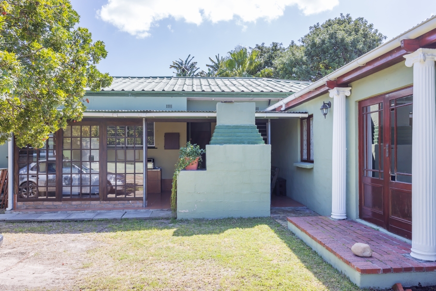 8 Bedroom Property for Sale in Table View Western Cape
